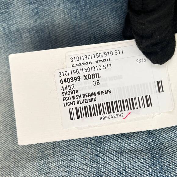 NWT Gucci Donald Duck Denim Shorts Size 38 - Picture 8 of 15